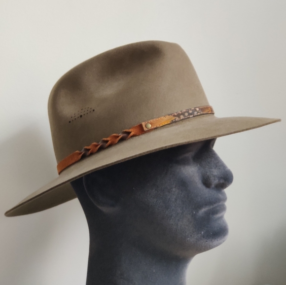 Stylish Fur Felt Wool Western "Longhorn" Cowboy Style Hat by Flechet - Picture 9 of 16